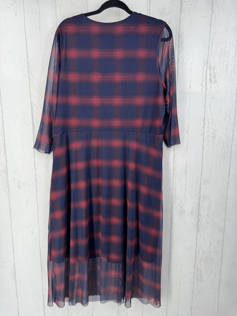 1X plaid v-neck 3/4 slv dress