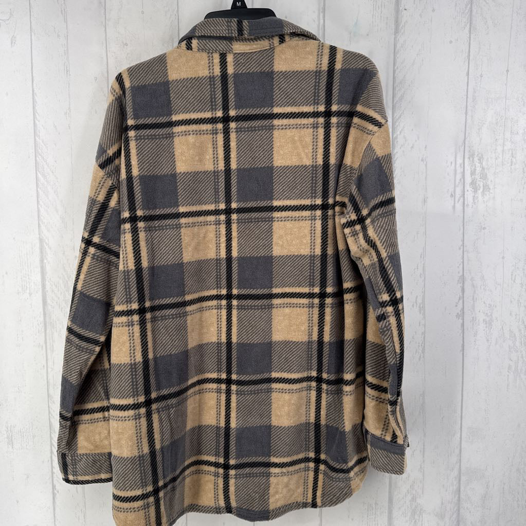 R40 L plaid shacket