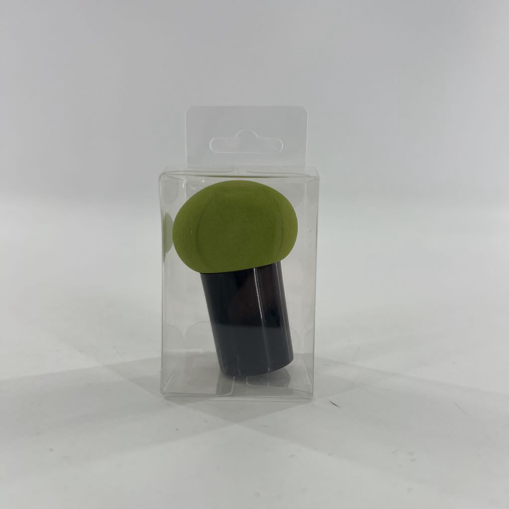 beauty sponge w/ handle green