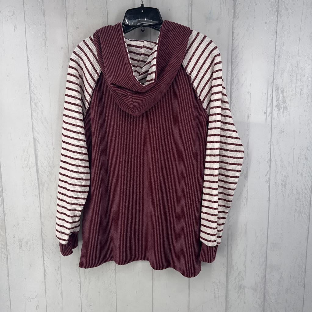 S textured w/ striped sleeve pullover