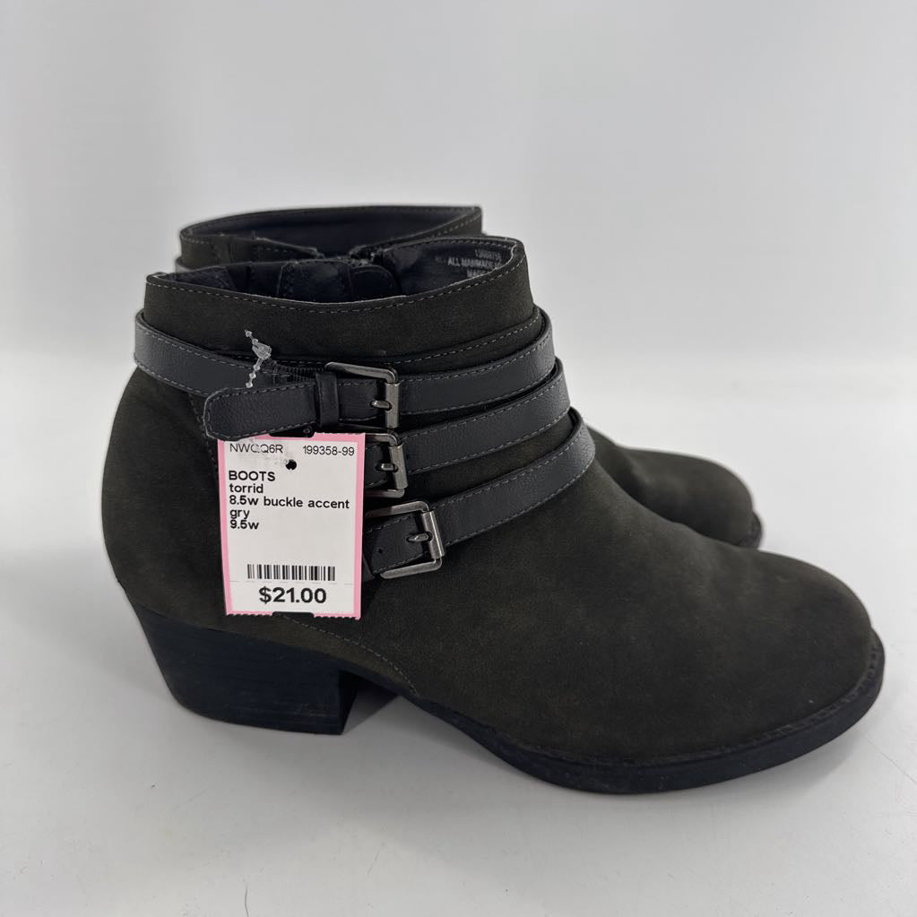 9.5w buckle accent ankle boot