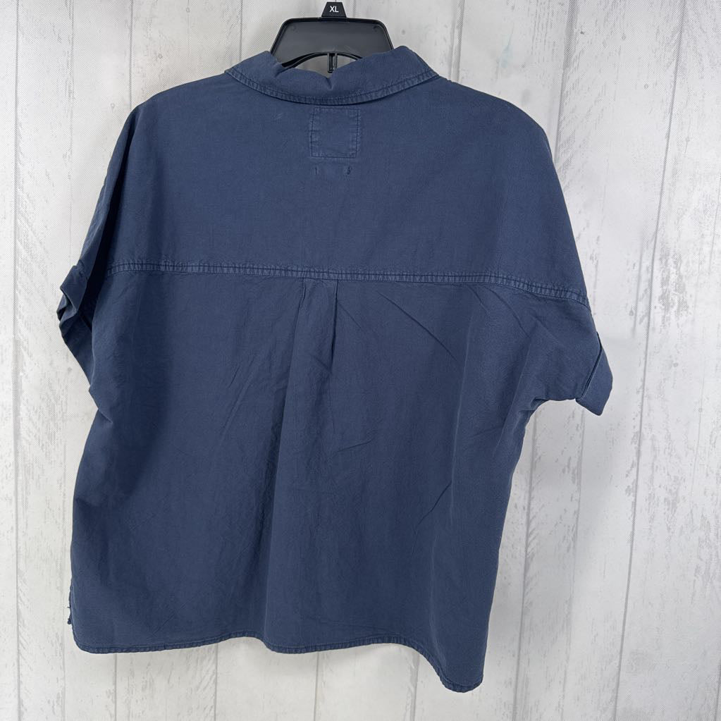 R36 XL sunwashed button down s/s top