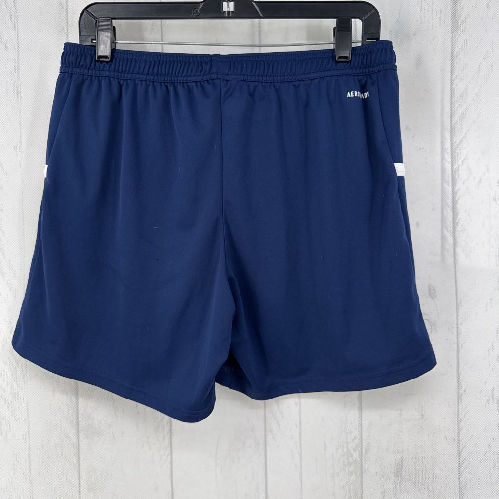 L pull-on shorts