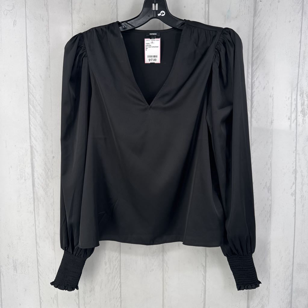 S v-neck smocked l/s top