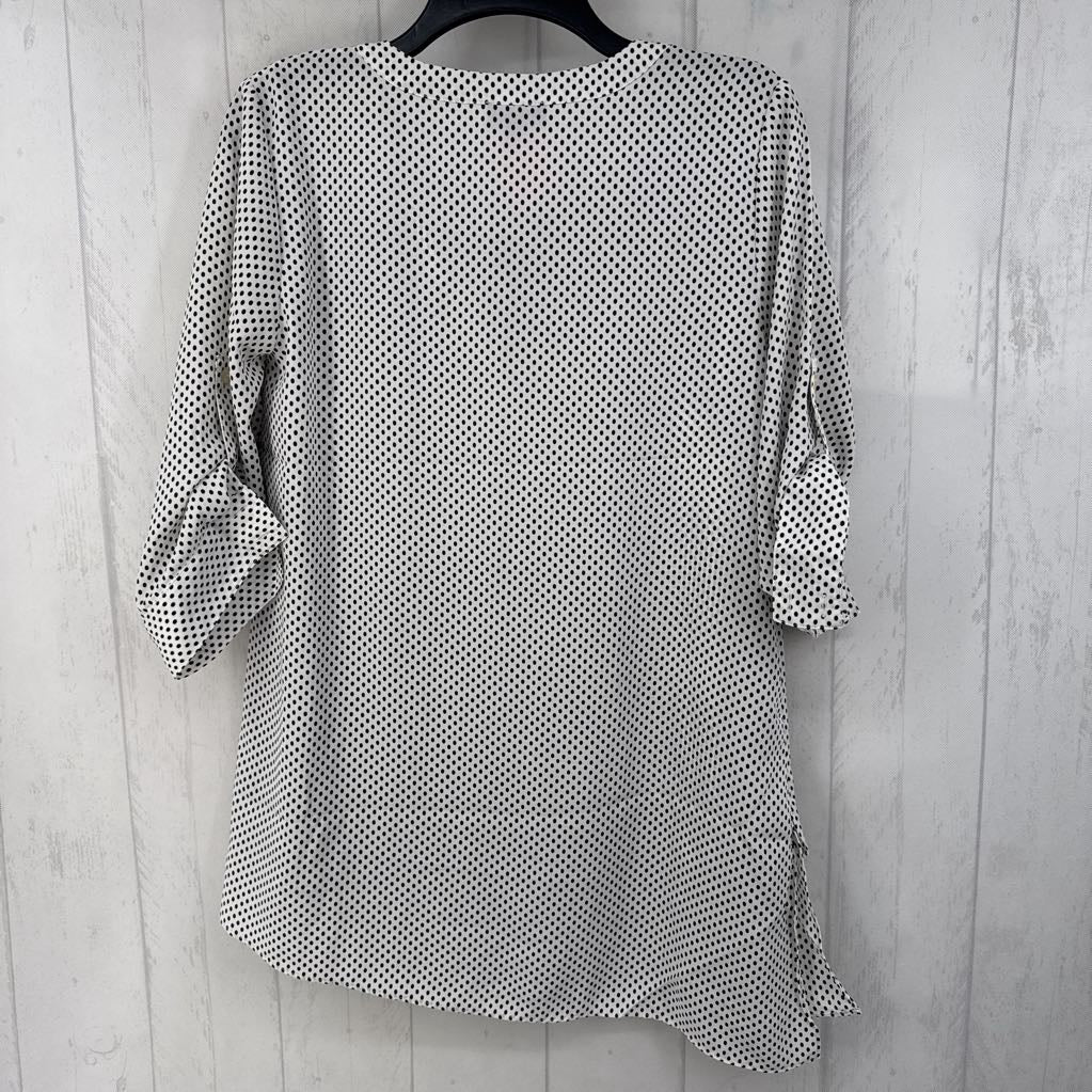 R60 M polka dot v-neck tab slv top