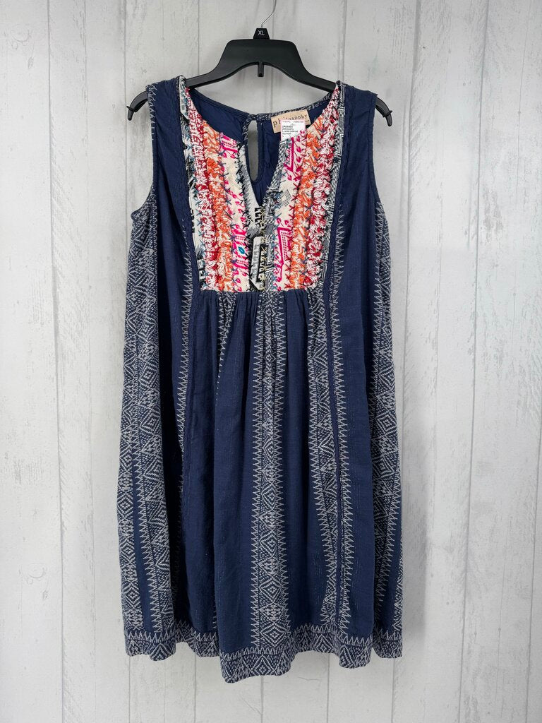 L embroidered notch neck slvls dress