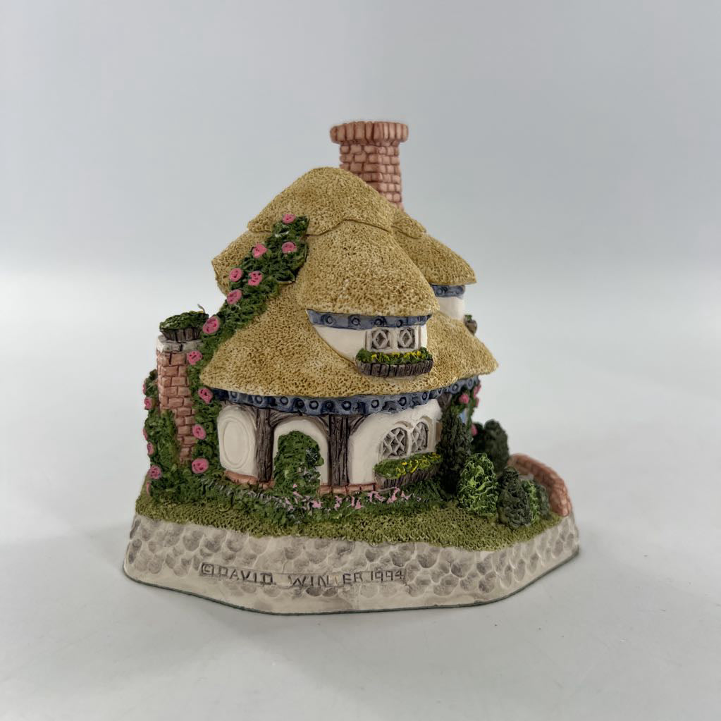 david winter cottage figurine (mother's cottage)