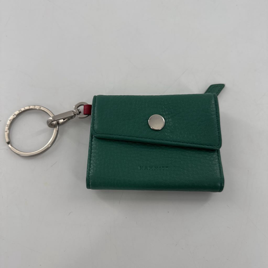 tri-fold snap rivet closure wallet