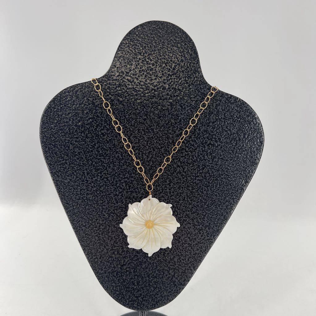 gold tone flower pendant necklace