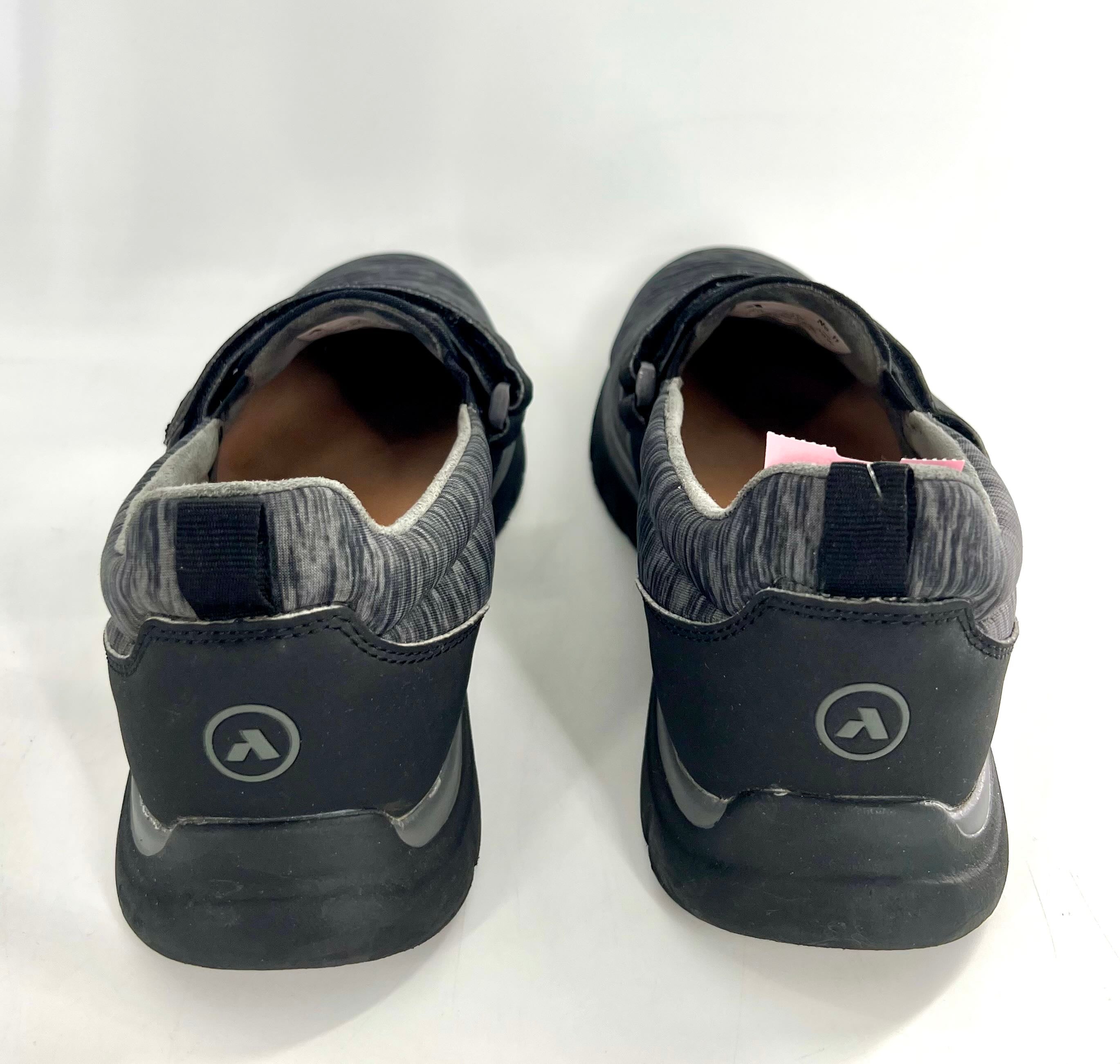 8w marled velcro strap walking shoe