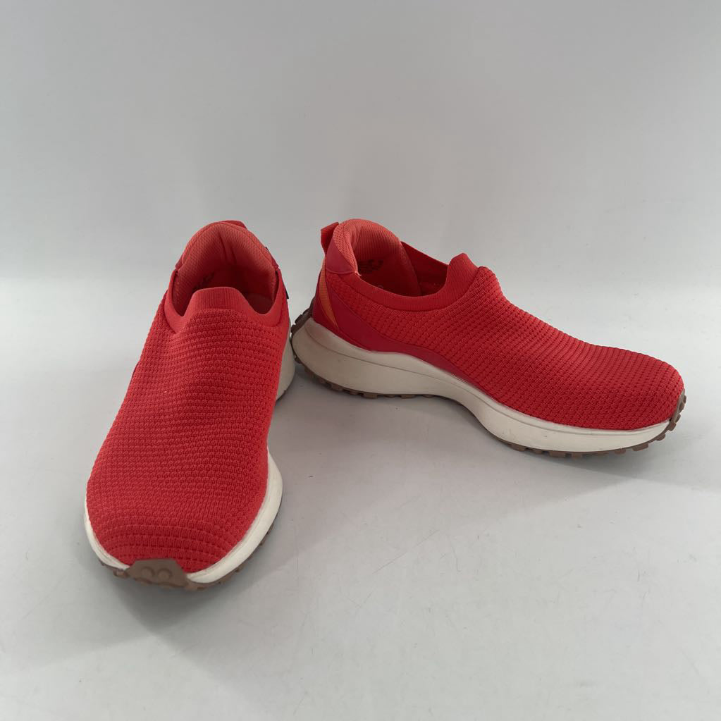 8.5w slip on sneakers