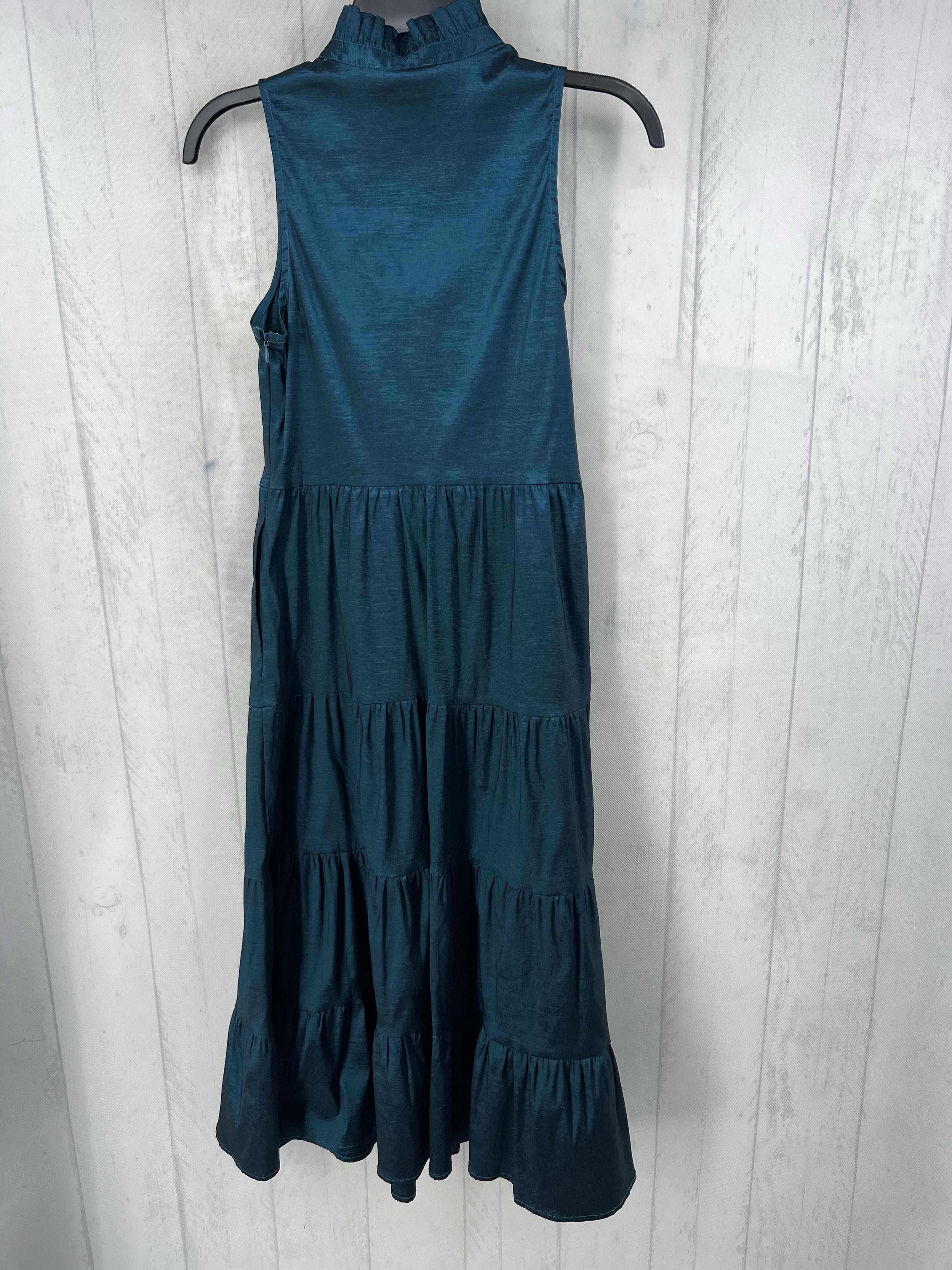 S notch neck tiered slvls dress