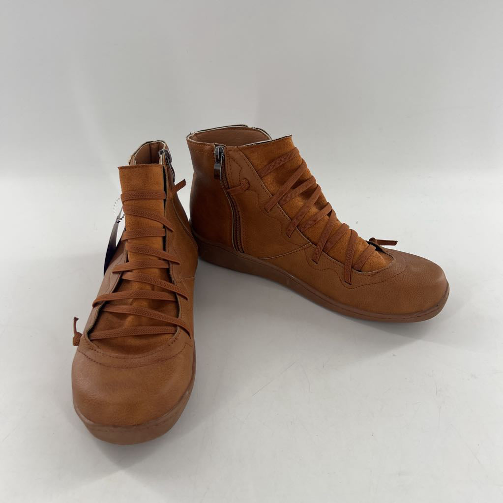 9 lace-up bootie