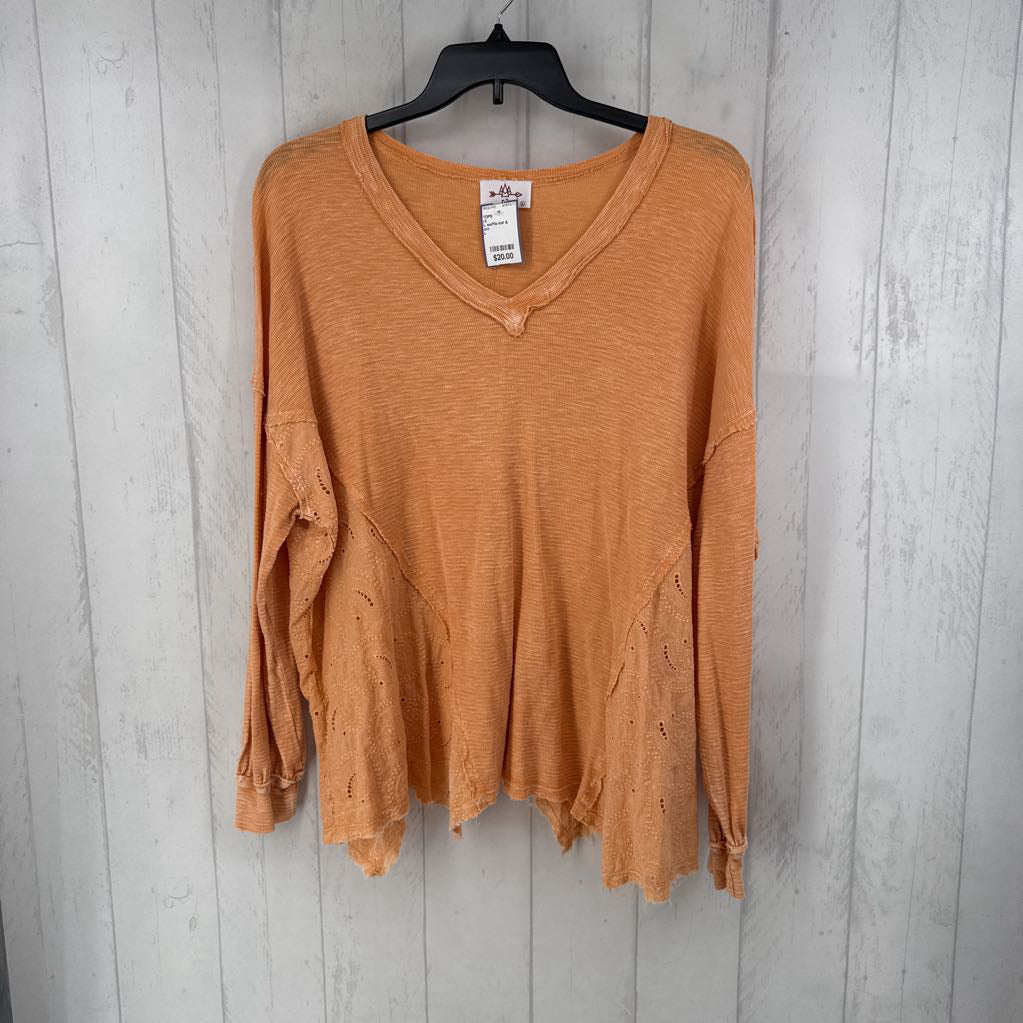 L waffle knit & eyelet v-neck l/s top