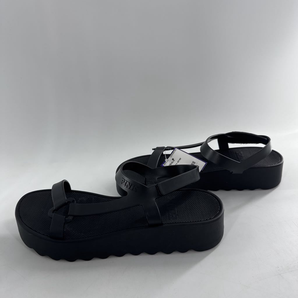 M 7-8 velcro strap sandals