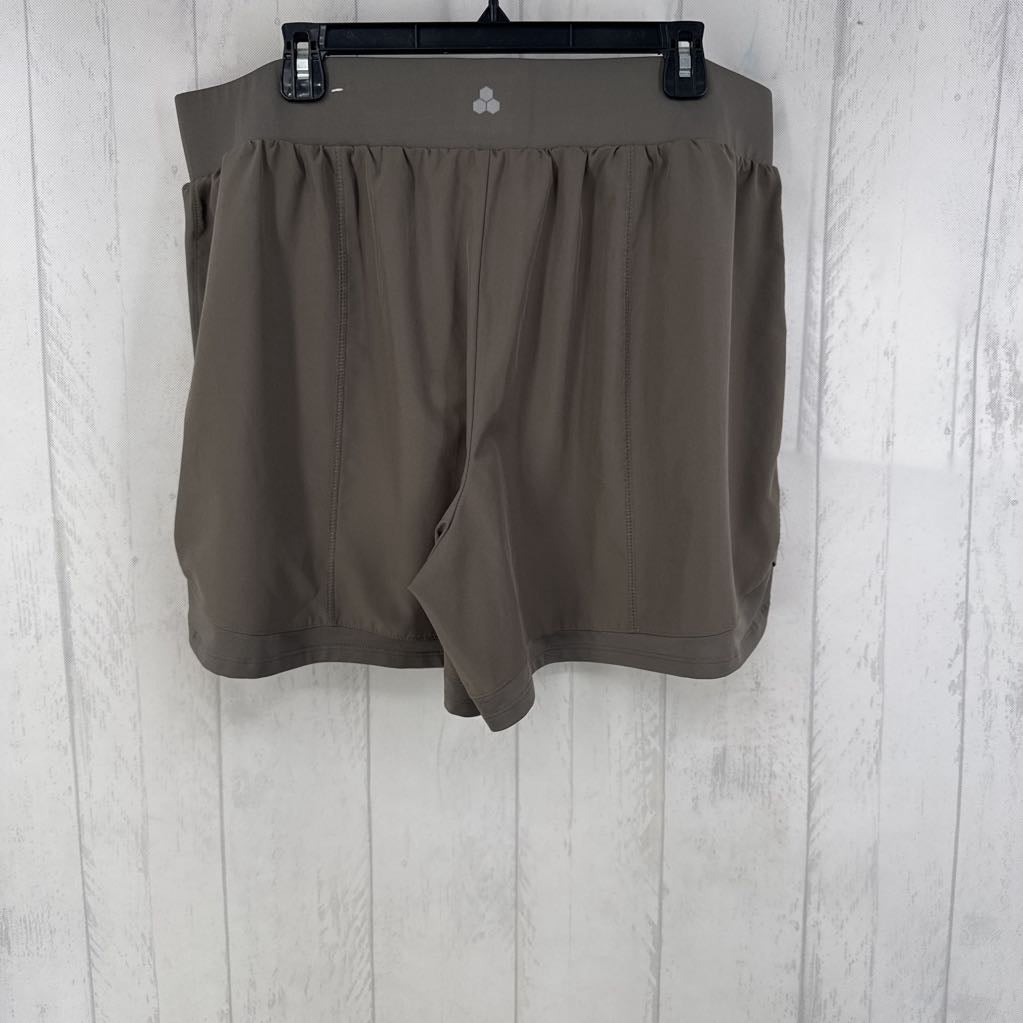 XXL pull-on shorts