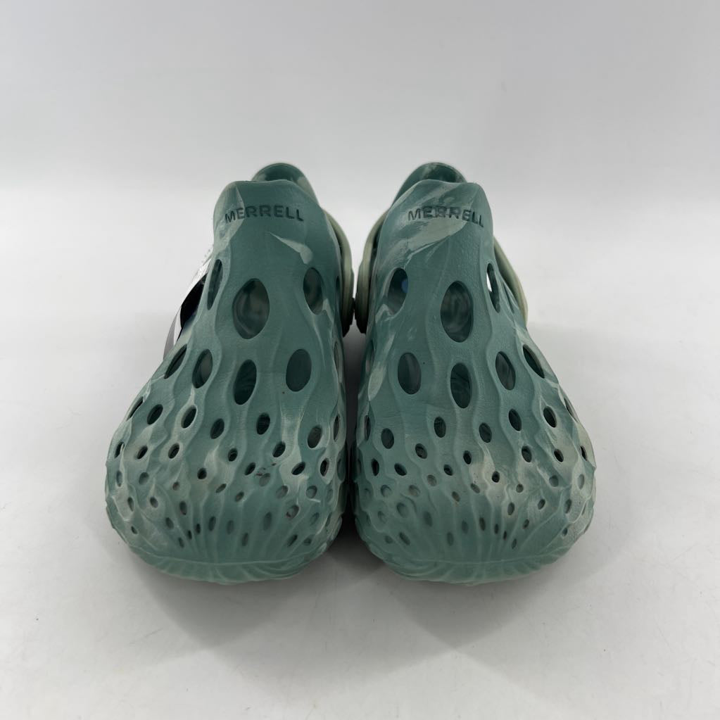 6 slip-on water shoes