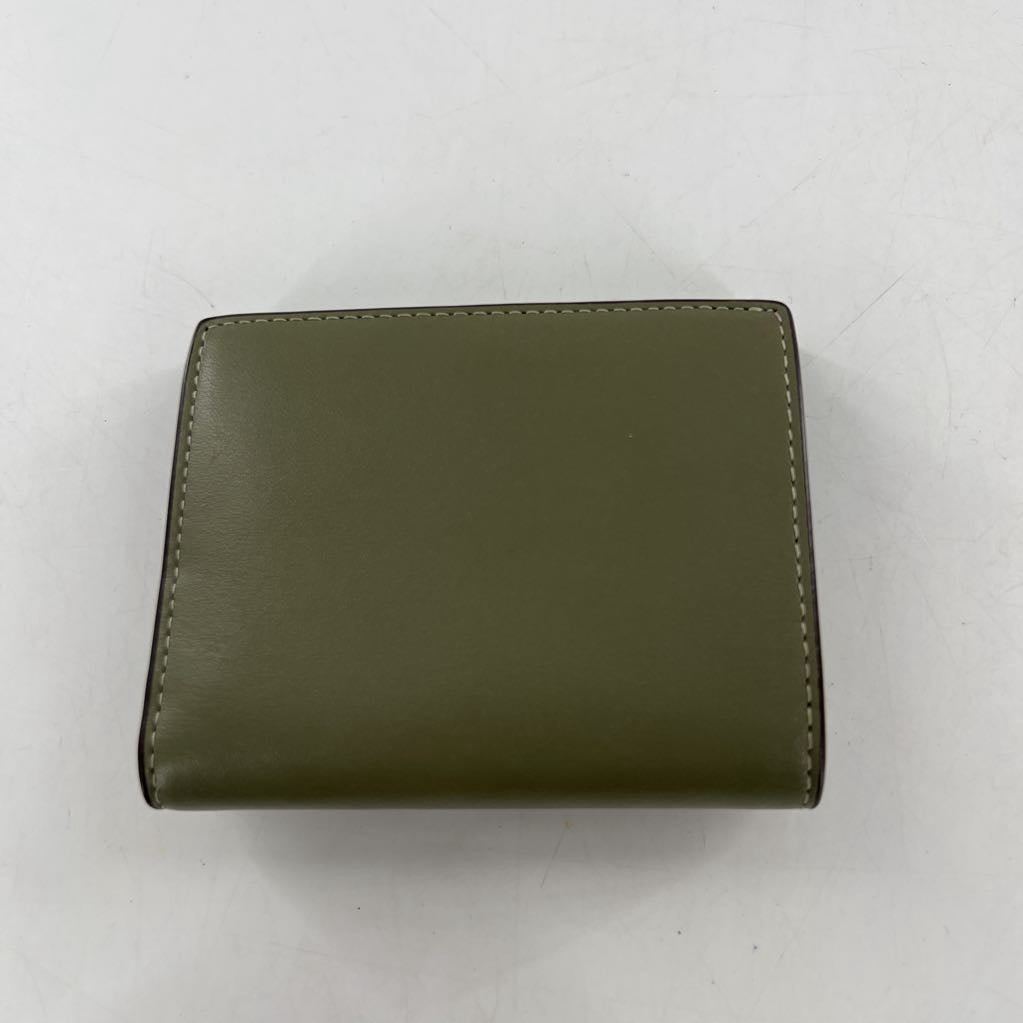 tri-fold wallet