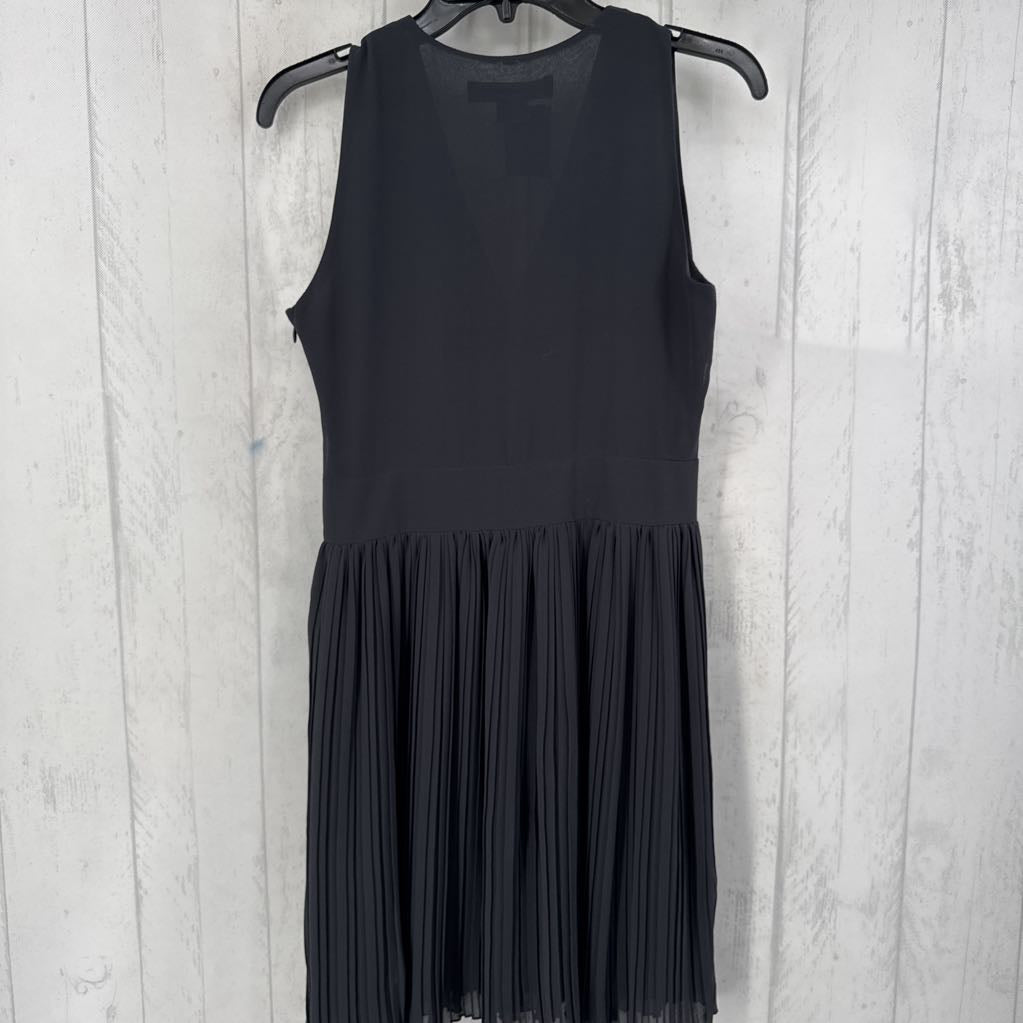 Sp v-neck pleated bottom slvls dress
