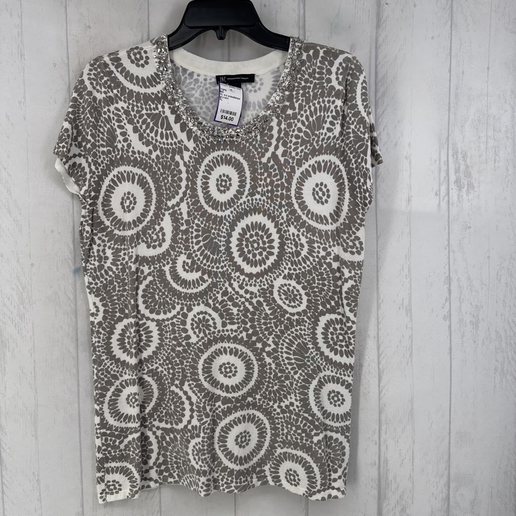 XL s/s embellished print top
