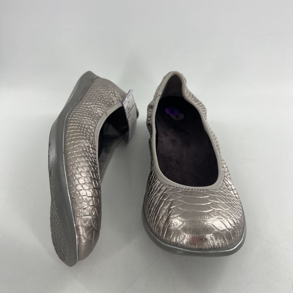 8 snake embossed slip-ons