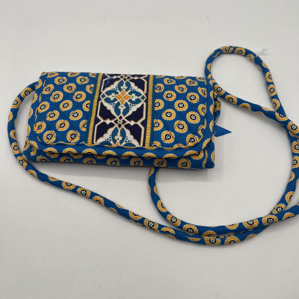 circle pattern quilted tri-fold string wallet