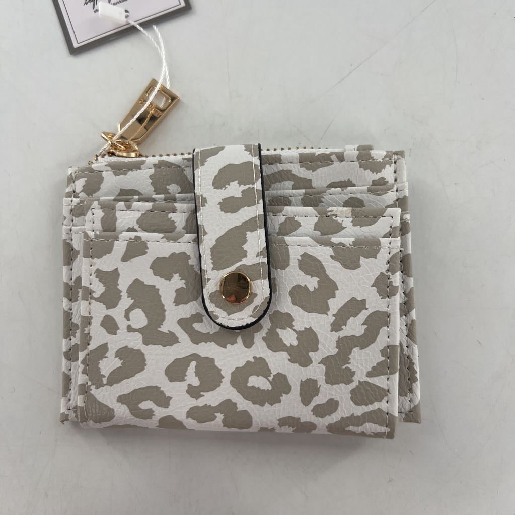 vegan animal print bi-fold card holder