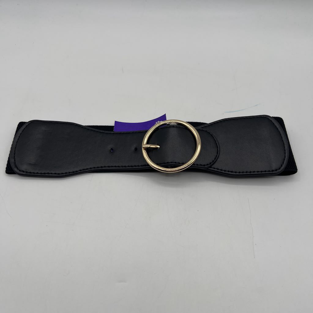 black stretch belt w/ gold buckle