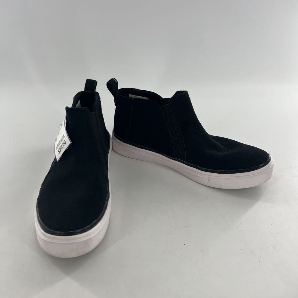 7.5 slip-on hi-top sneaker