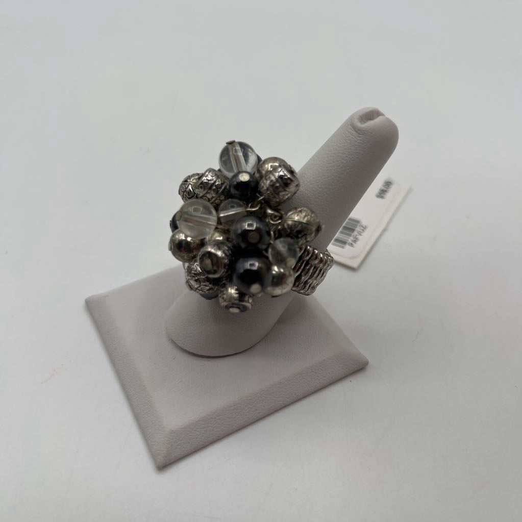 sz 7 stretch cluster beaded ring