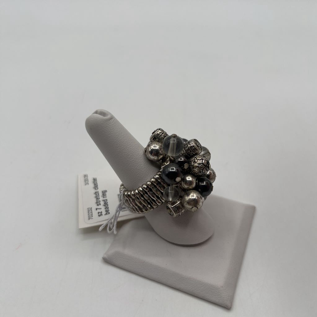 sz 7 stretch cluster beaded ring