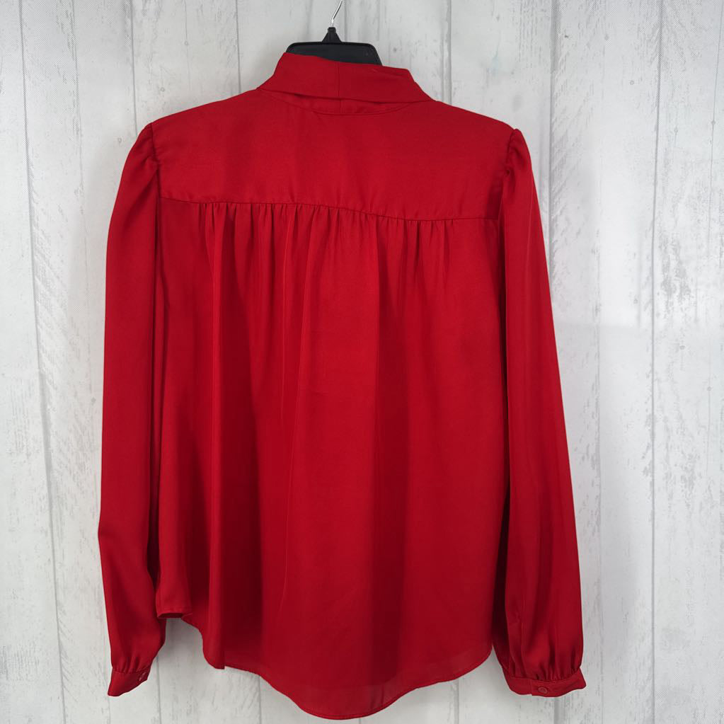 XL v-neck bow front l/s top