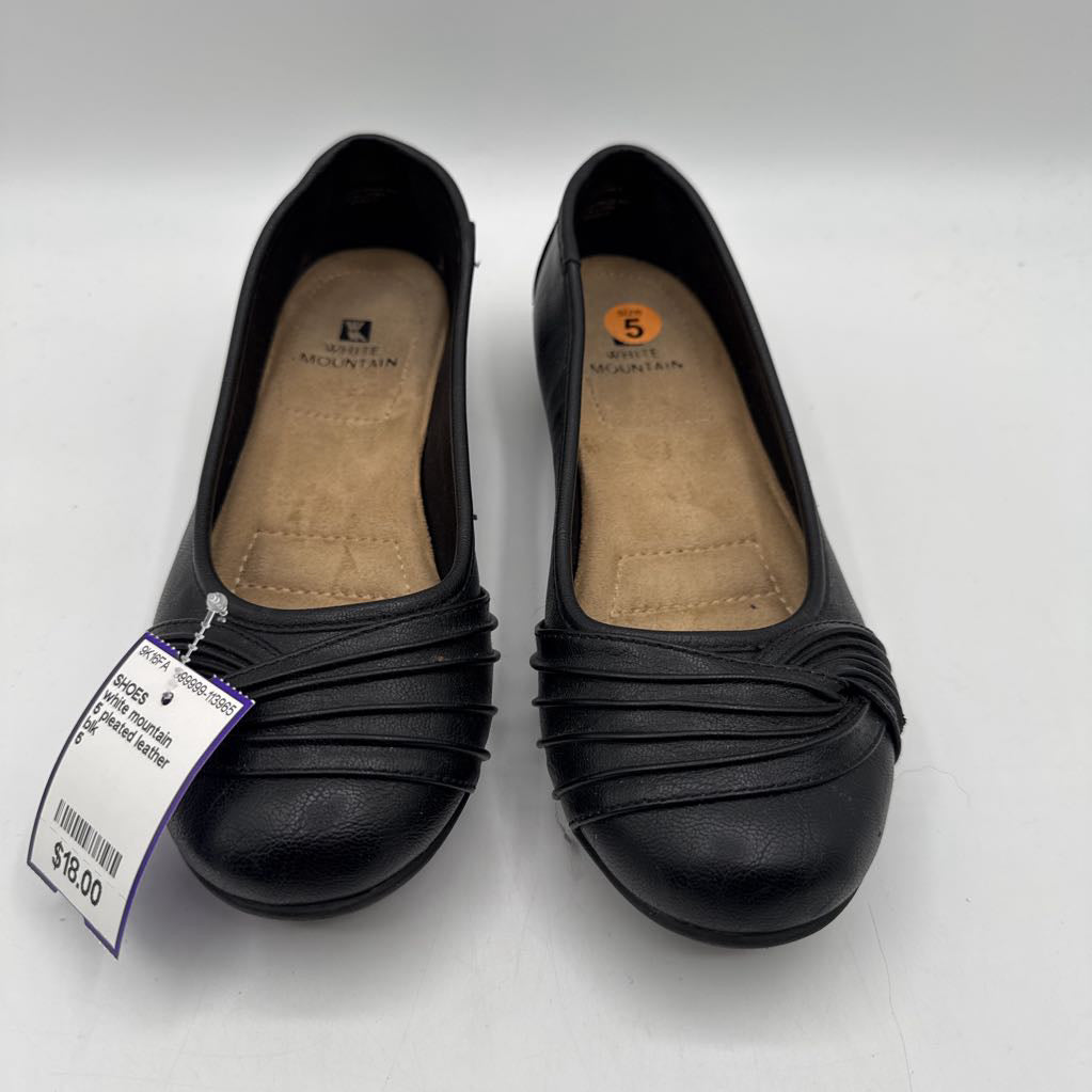5 pleated leather slip-ons