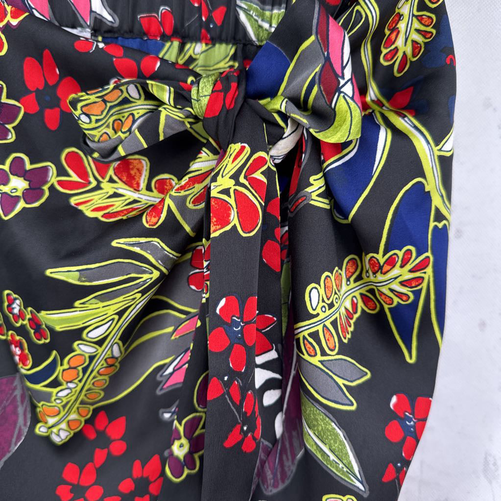 4 pull-n side tie flo print skirt