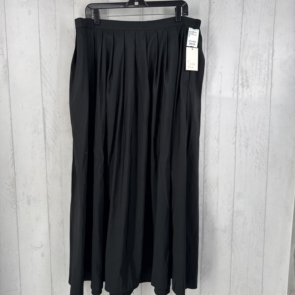 XXL pleated skirt