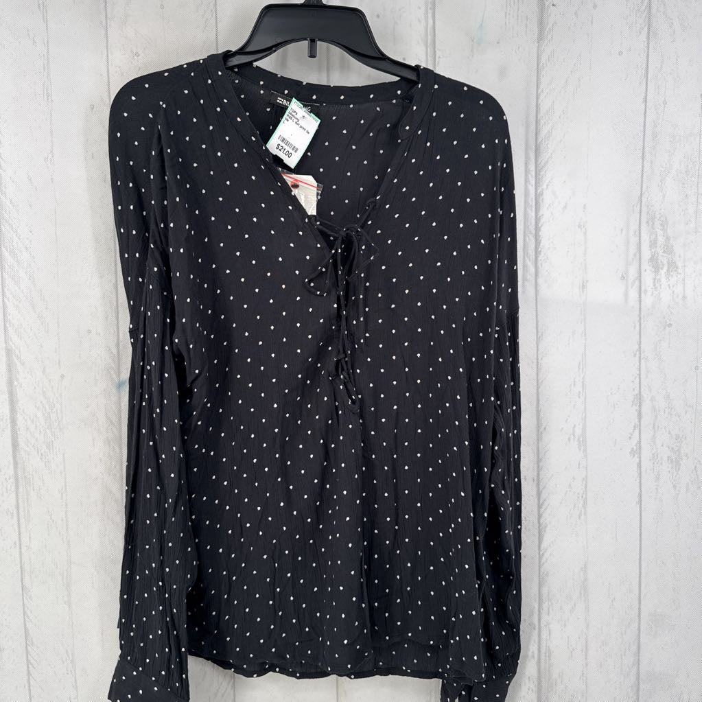 R55 L dot print tie front l/s top