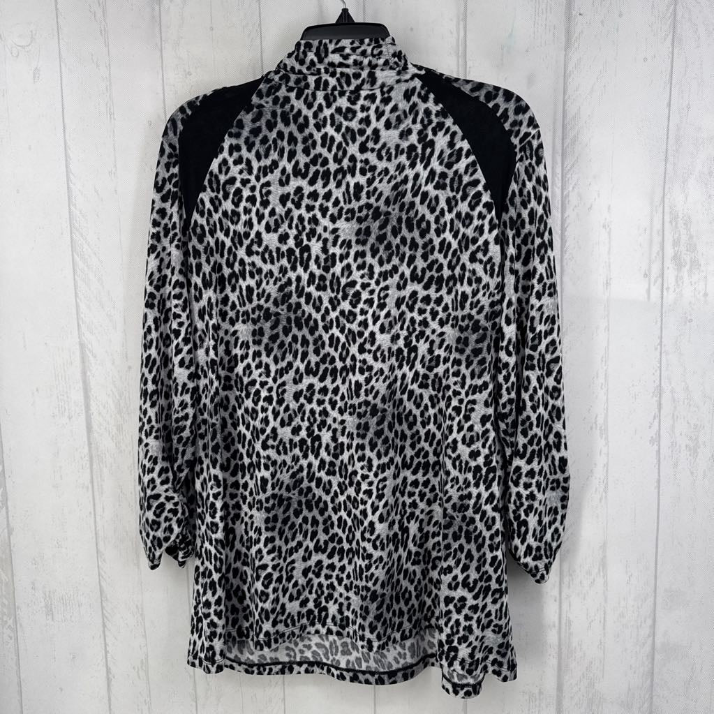 L animal print mock neck 3/4 slv top