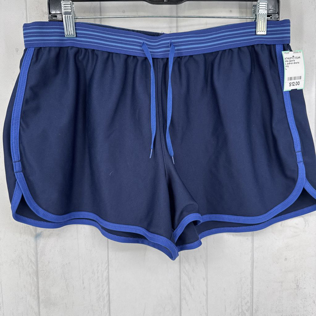 L pull-on shorts