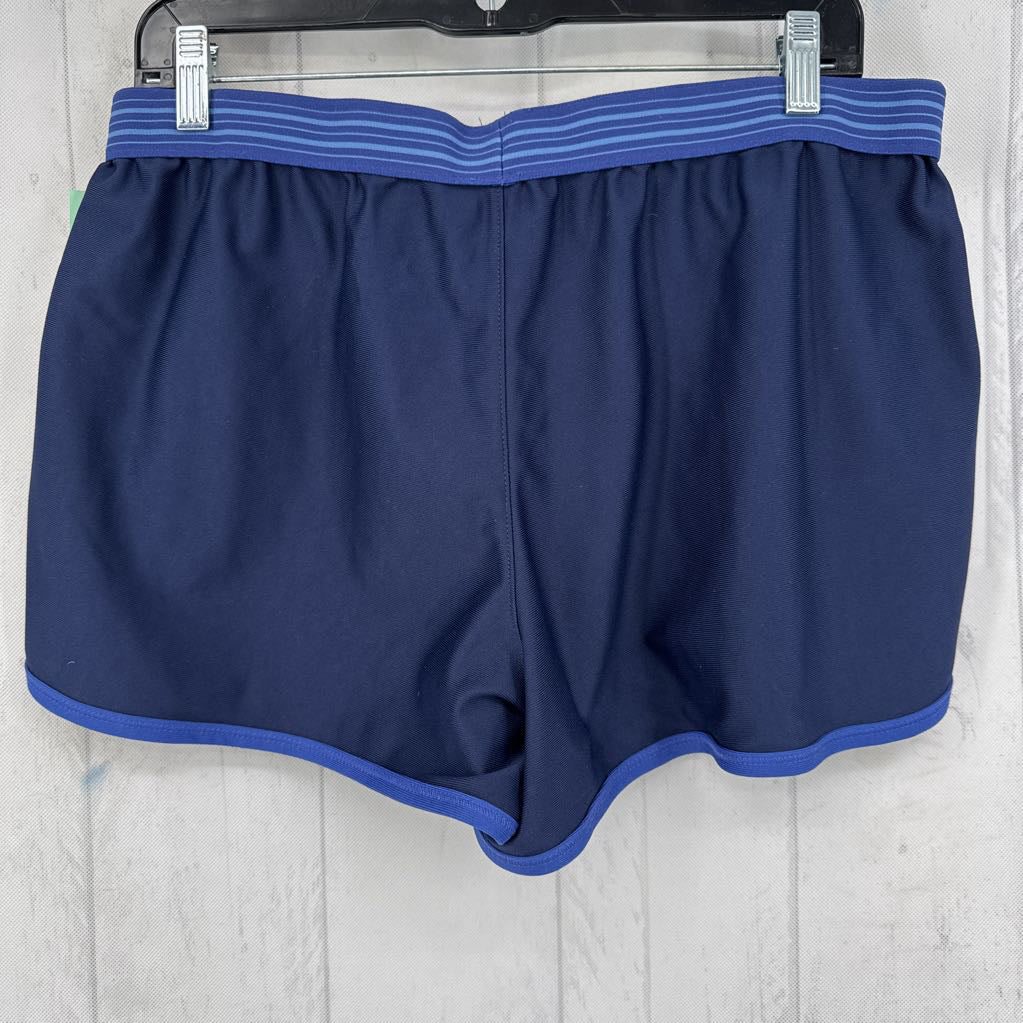 L pull-on shorts