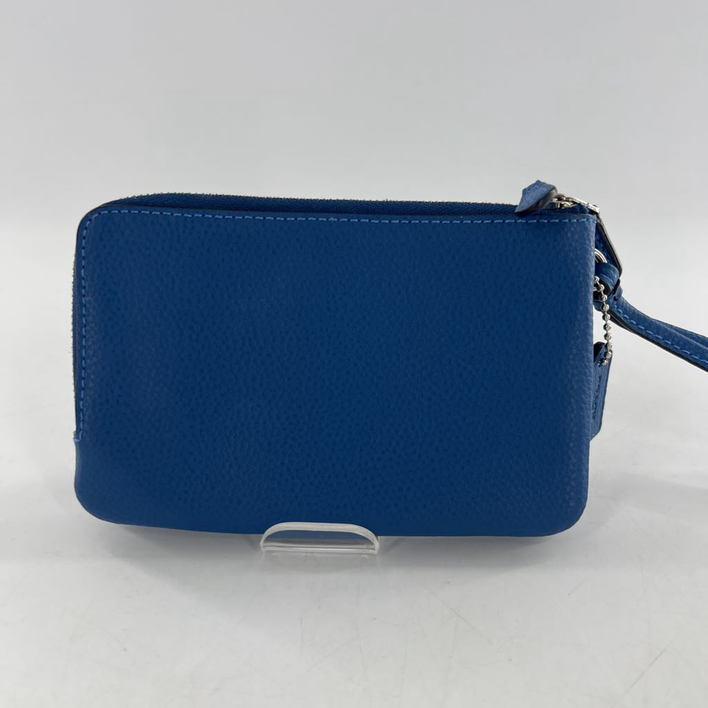 pebbled leather wristlet