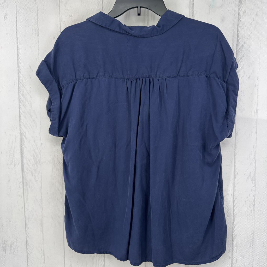 XL split neck s/s top