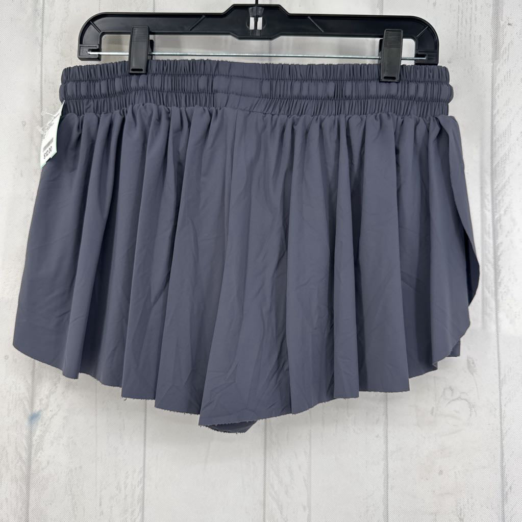 XL petal hem shorts