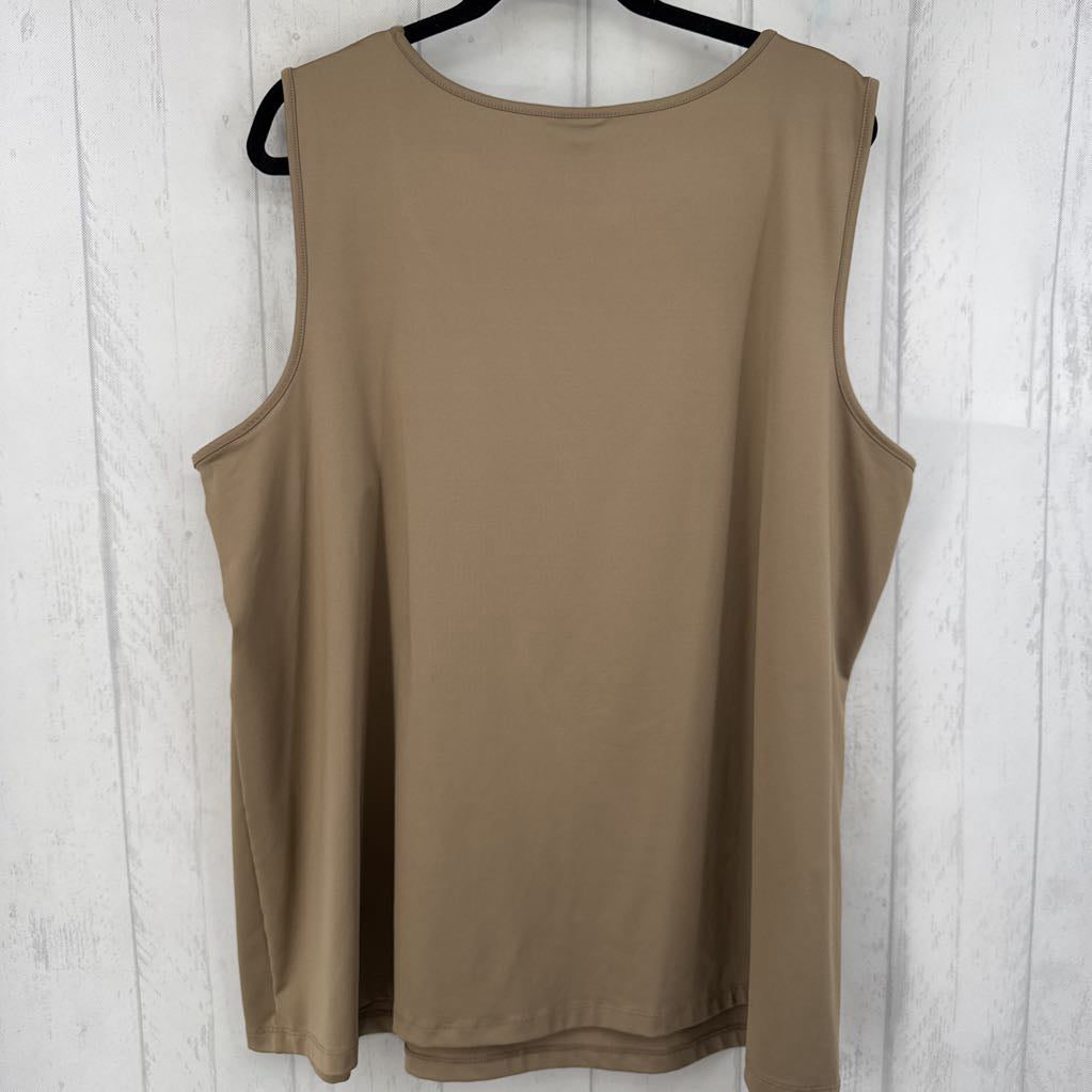 3X scoop neck basic tank