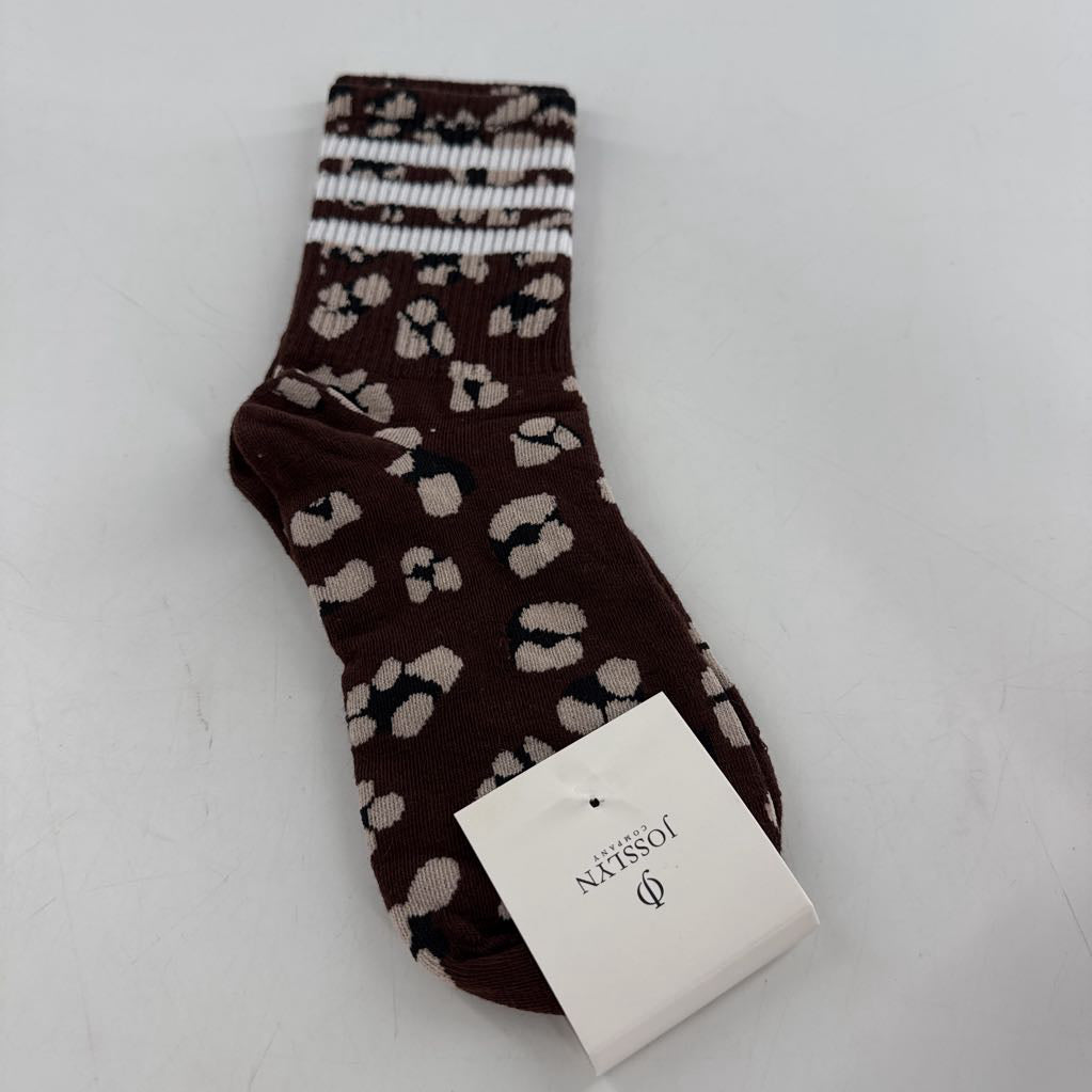 half-crew socks-brown