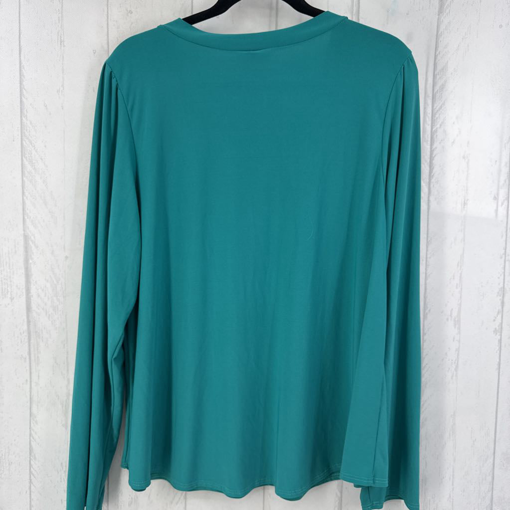 4X button detail v-neck l/s top