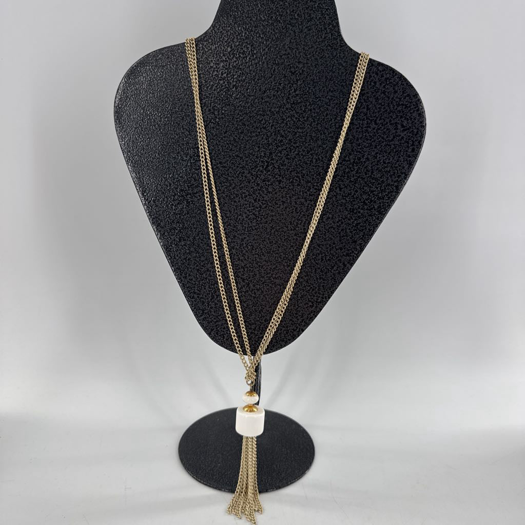 17" chainlink tassel necklace