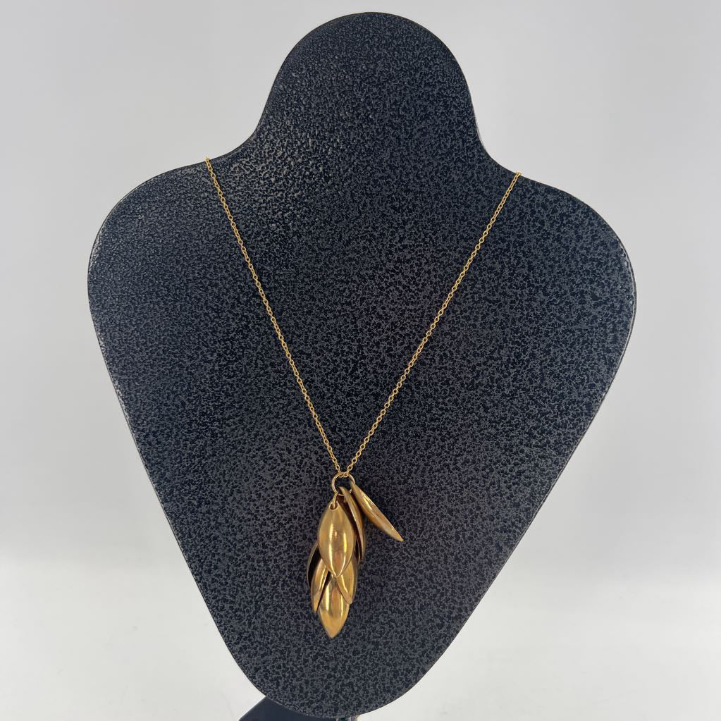 18" gold tone cluster pendant necklace