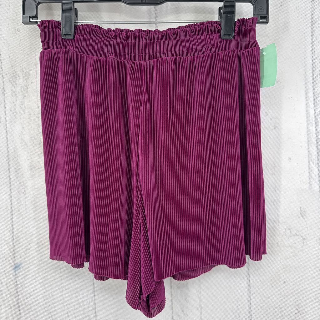 M pleated shorts