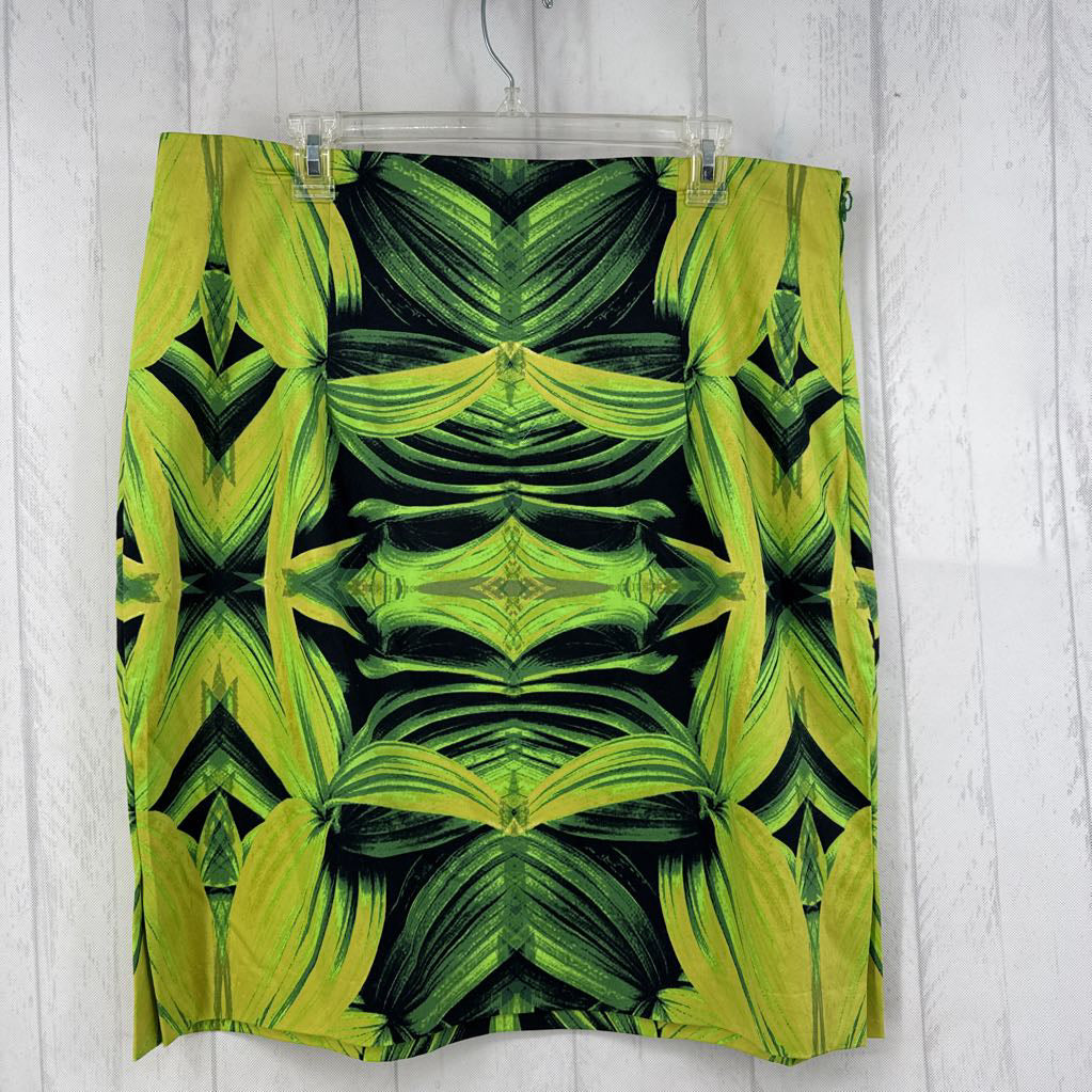 R32 18 leaf print skirt