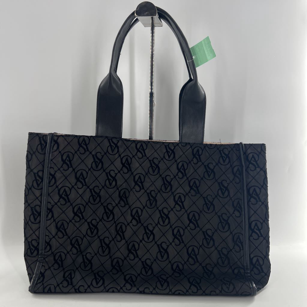 quiilted pattern logo tote